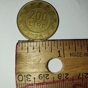 Vintage 200 Lire Italian Coin (1979) - Brass Tone